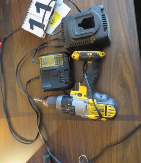 Dewalt drill 20V max, 2 chargers, no batteries