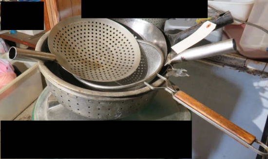 group of pans 18" wok, (3) 16" diameter strainer pots