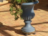 mixed size resin urn style planters