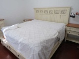 Wynwood king bed  super clean mattress headboard drawers under footboard