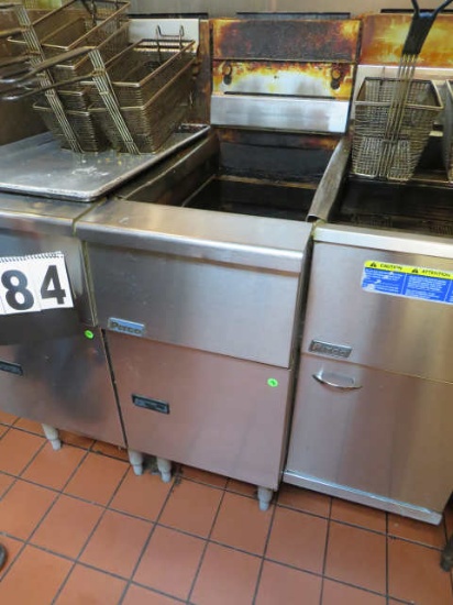 Pitco 2 basket gas fired deep fryer (positioned center)