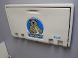 Kola Kare baby diaper changing station