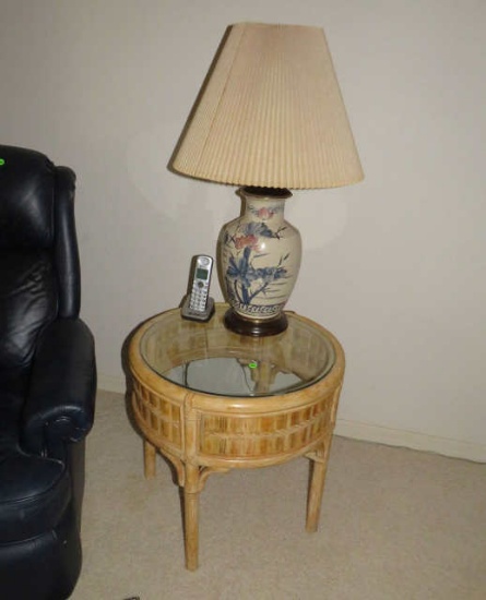 Bamboo table and ceramic Oriental lamp 28"