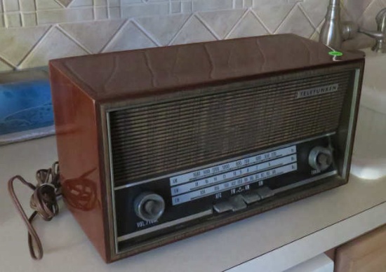 vintage Telefunken table top radio Jubilate 205 15"x6"x8"