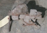Columbian vise with rear anvil C-43