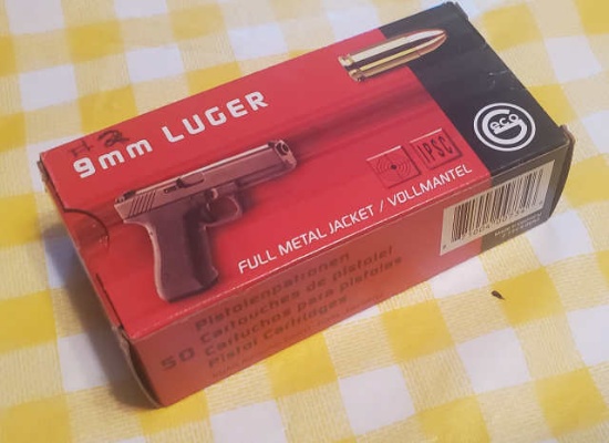 box of 30 rounds Luger 9mm  Full Metal Jacket  ammunition