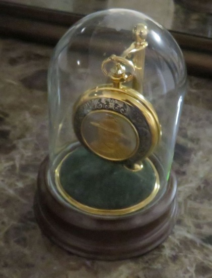 Franklin Mint John Wayne commemorative gold finished pocket watch with stand (working)