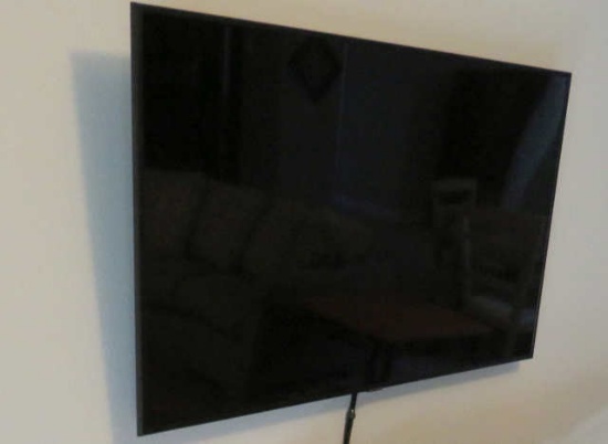 45" TV wall mounted