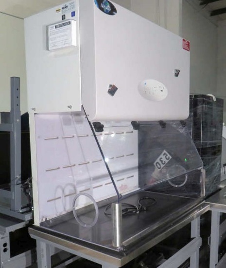 NUAIRE HOOD, Model NU-813-400, Year of Mfg: 2013, Series 22,