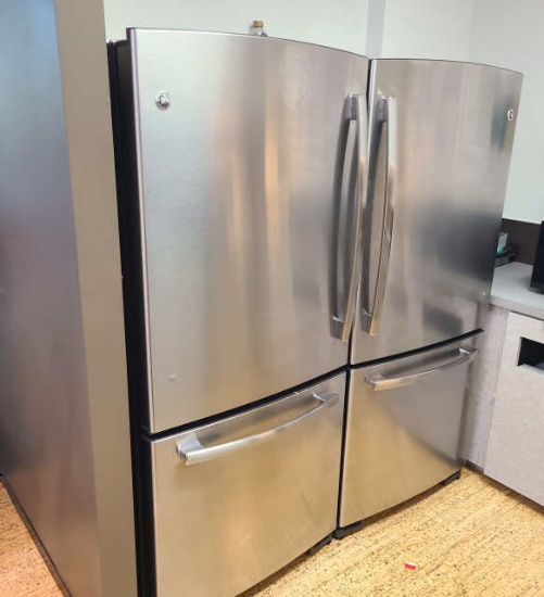 matching GE ss refrigerators with bottom freezers