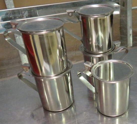 Winco Stainless Steel 10 oz. Stackable Server with Cover & Handle