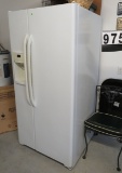 GE side by side refigerator freezer model gss23wgtaww