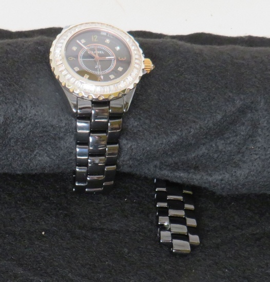 Chanel J12 Black Quartz Ceramic Ladies watch