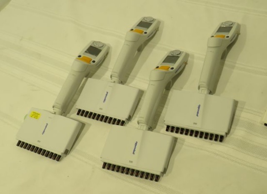 Eppendorf 300 digital read multi channel pipette
