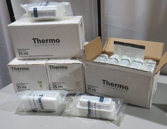 Case of sterile Thermo Scientific 25 ml reagent reservoir with divider, 100 per case