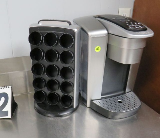 Keurig single cup coffee maker with pod stand