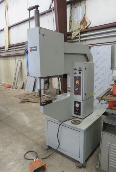 Haeger 824 insertion press machine 3 ton press model 884