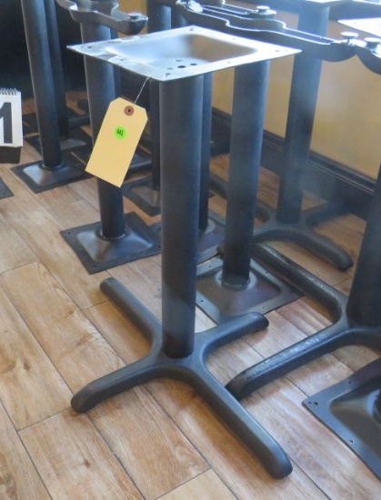 4 prong steel table bases
