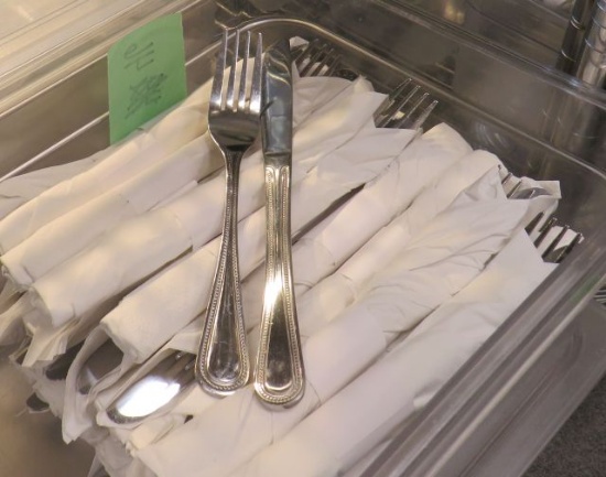 stainless fork and knife setups comes with 4 lidded plastic bins