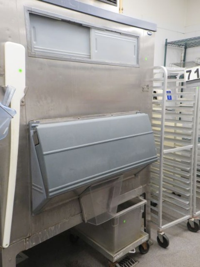 Follet 1000 pound ice bin with down load chute model 00164822