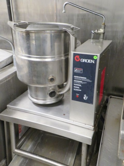 Groen dumping cook pot with platform dolly to carry finished product