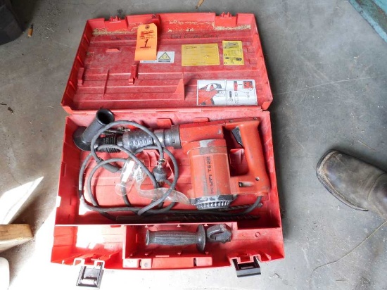 Hilti TE22 rotary hammer w/case