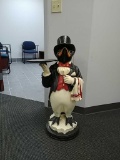 Penguin server statue