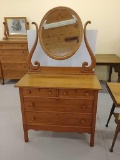 Oak dresser w/mirror