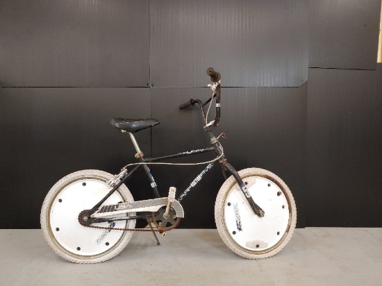 Huffy Warp Factor Five old school 20" bike
