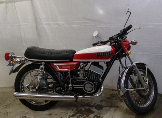 Motorcycle 1972 YAMAHA 250