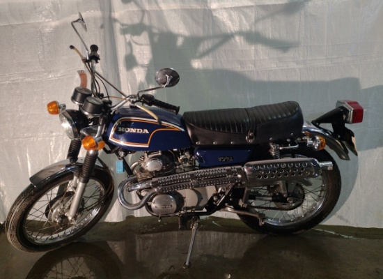 Motorcycle 1973 HONDA 175