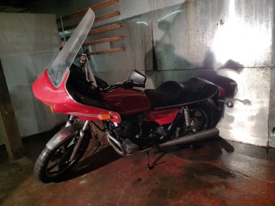 Motorcycle Yamaha DOHC 750