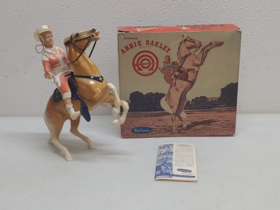 Hartland Annie Oakley and Target Toy