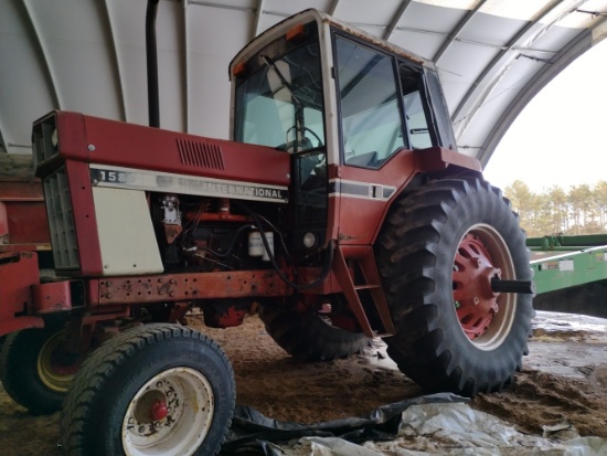 international 1586 diesel tractor