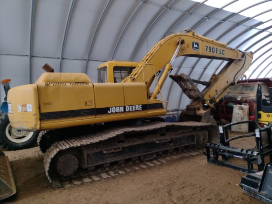 John Deere 790 ELC track excavator