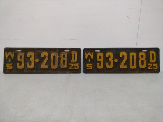 1925 Wisconsin License Plate Pair