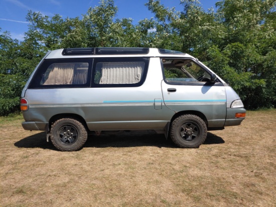 1993 TOYOTA Right Side Driver Van Royal Lounge
