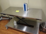 PORTABLE EXAMINATION TABLE