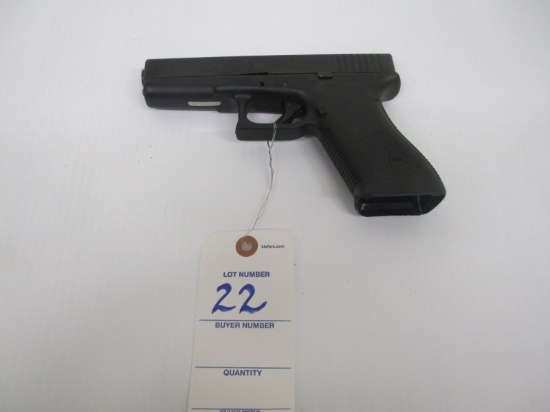 GLOCK MODEL 17- 9 MM PISTOL