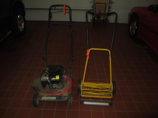 SNAPPER GAS PUSH MOWER-ONE WHEEL BENT-CONDITION UNKNOWN