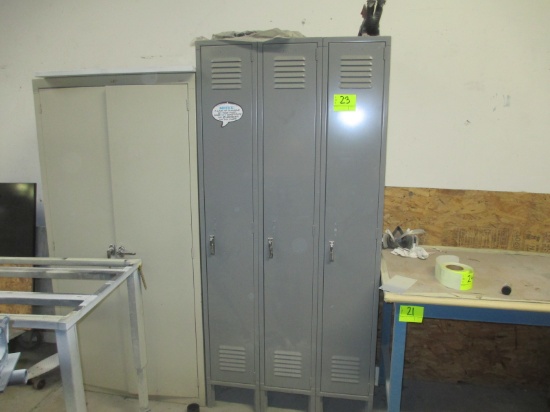 STORAGE CABINET/LOCKER