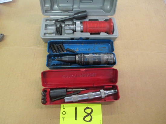 LOT-(2) IMPACT DRIVERS & (1) RATCHET