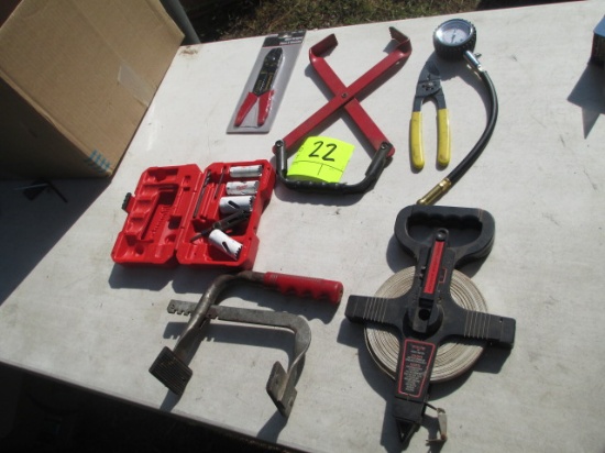 LOT-ASST TOOLS-AIR GAUGE/BATTERY TOOLS/HOLE SAWS/100 FT TAPE