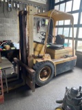 4000 LB. CAPACITY FORKLIFT. HYSTER 1960 MODLE YE40-OPERATIONAL-10.5 ft LIFT