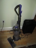DYSON VAC. CLEANER-