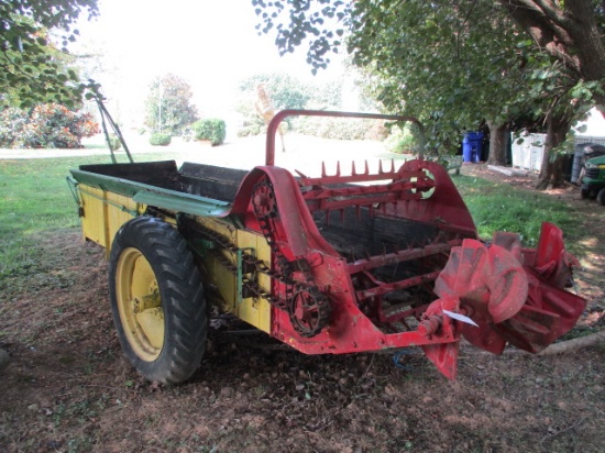 MANURE SPREADER. NO ID TAG. FLOOR AND TRACK NEED REPAIRS-RESTORE OR YARD ART