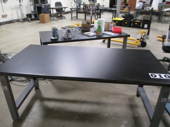 GLOBAL INDUSTRIAL WORK TABLE 72 X 36X 31