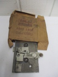 FORD FRONT DOOR LATCH ASSY FOR STATION WAGON-NOS
