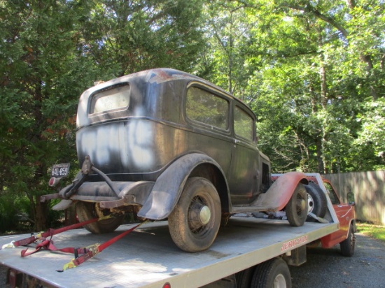 1932 TUDOR/2 DR SEDAN-FACTORY V-8 CAR VIN