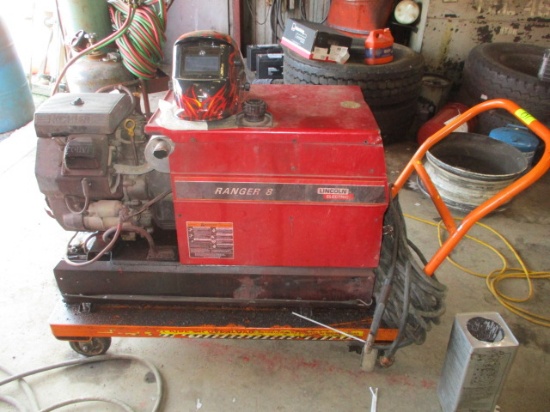 WELDER-LINCOLN ELECTRIC RANGER 8-TESTED AND OPERATIONAL WITH RODS AND HOOD